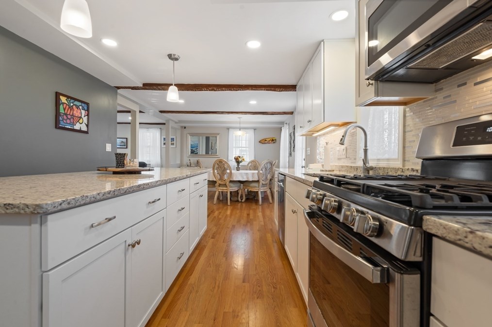 311 Pelham St, Methuen MA  01844-1476 exterior