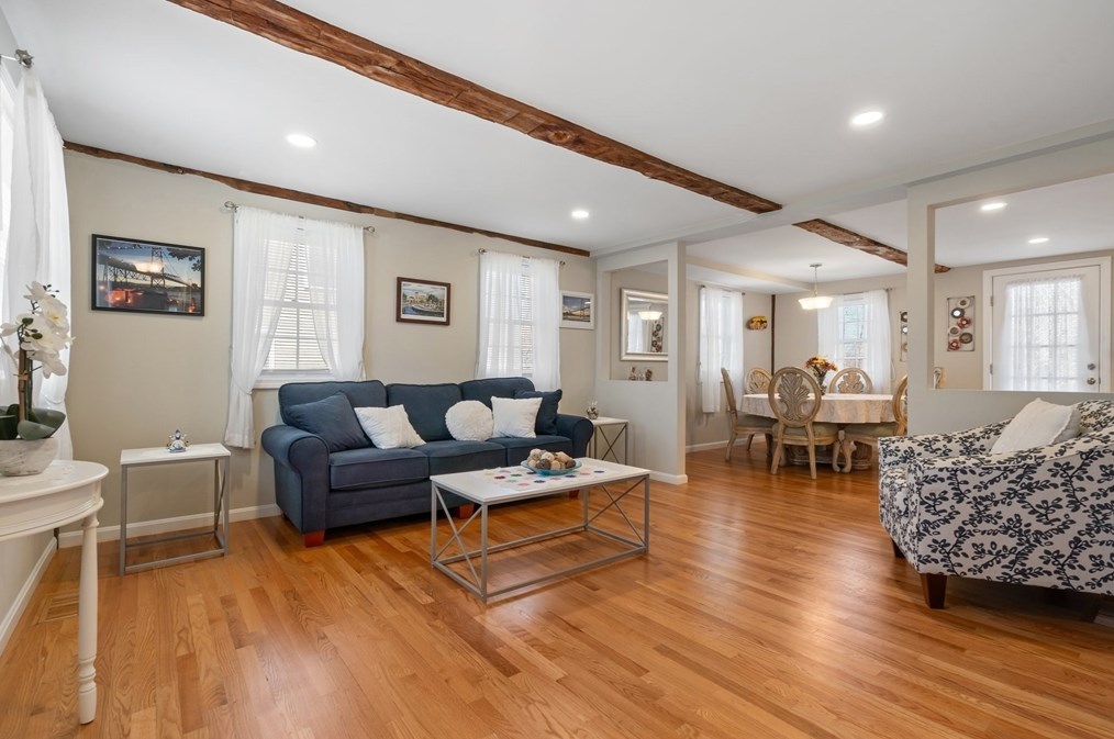 311 Pelham St, Methuen MA  01844-1476 exterior