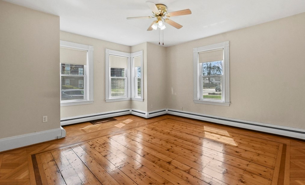 52 Conant St, Danvers MA  01923-2946 exterior