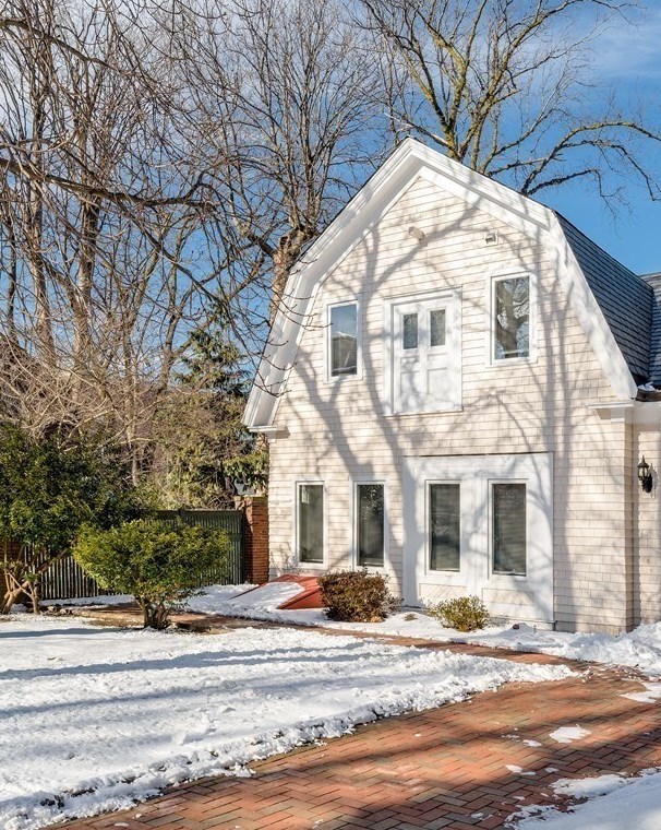 7 Colchester St, Brookline MA 02446-5431 exterior