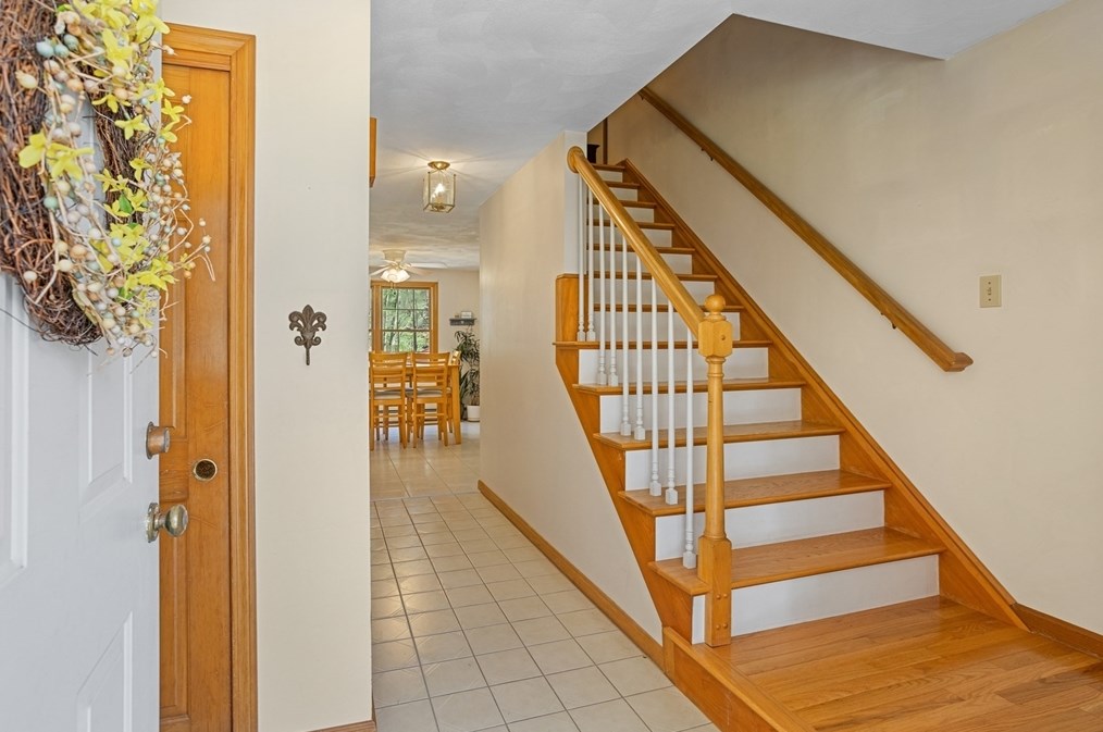 65 Dunvegan Rd, Tewksbury MA 01876 exterior