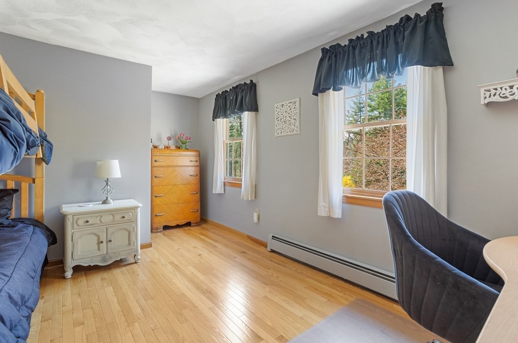 65 Dunvegan Rd, Tewksbury MA 01876 exterior