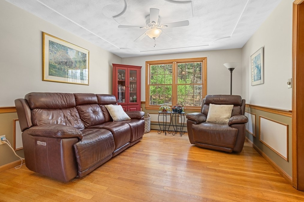 65 Dunvegan Rd, Tewksbury MA 01876 exterior