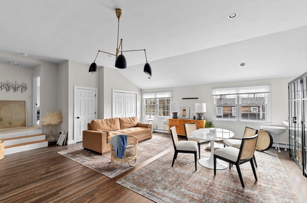 24 St, Hingham MA 02061-2610 exterior