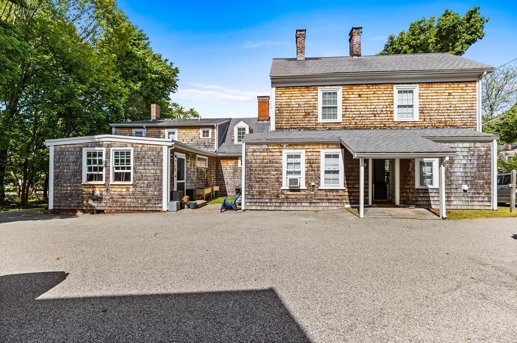 24 St, Hingham MA 02061-2610 exterior