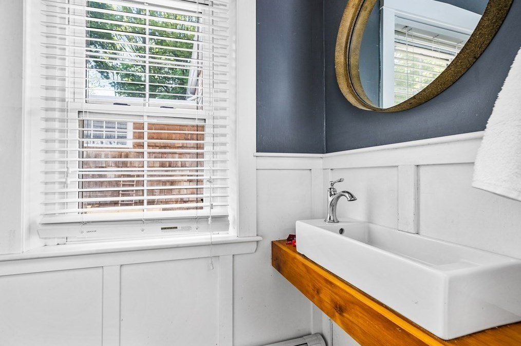 24 St, Hingham MA 02061-2610 exterior