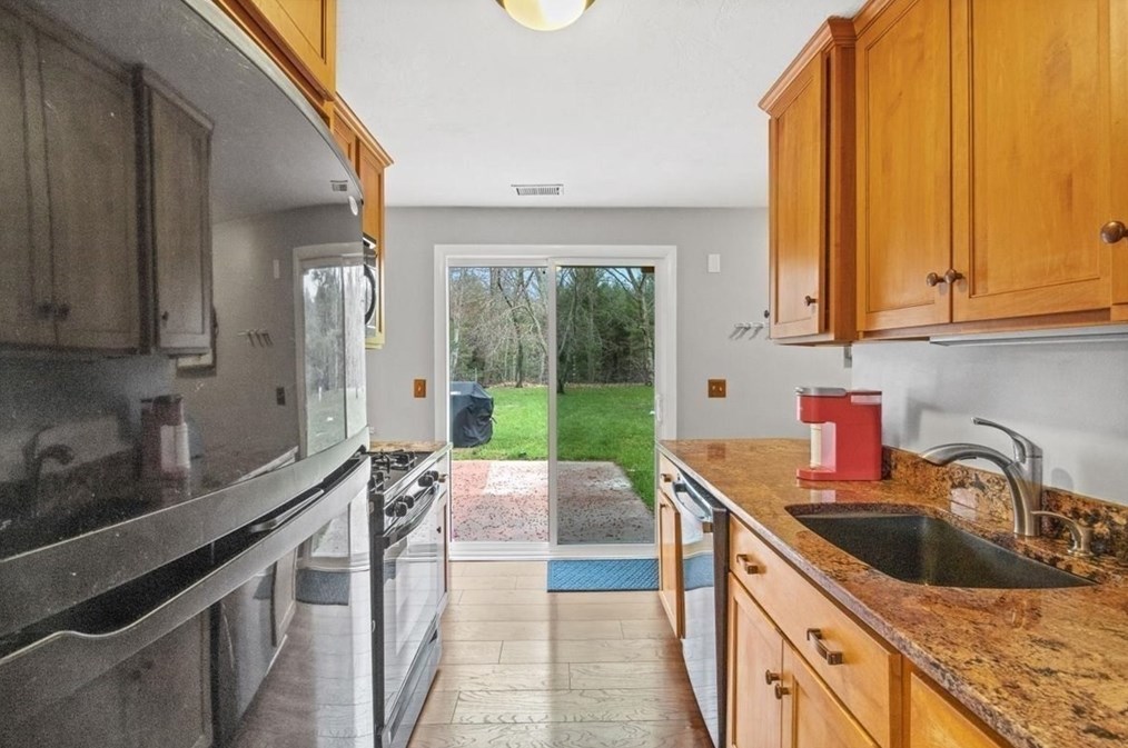 239 Powderhorn Dr, Taunton MA  02780-7256 exterior