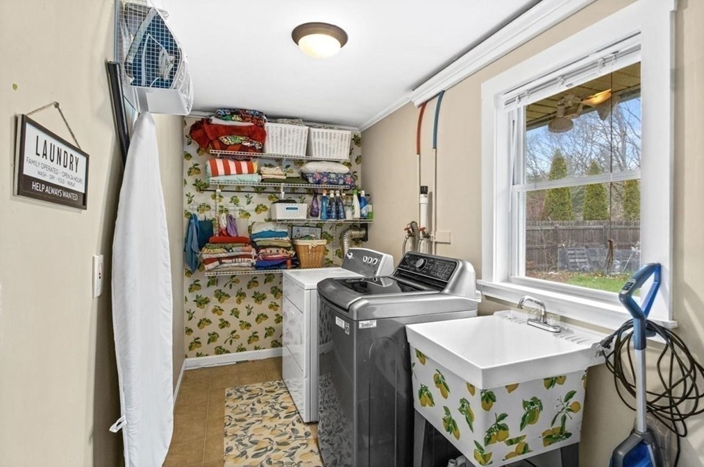 239 Powderhorn Dr, Taunton MA  02780-7256 exterior