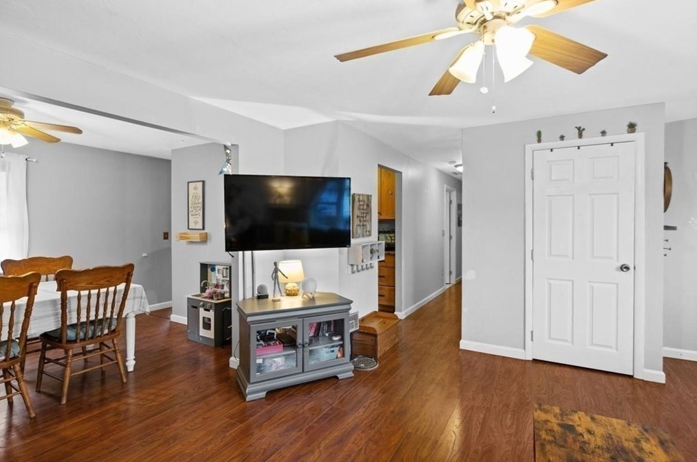 239 Powderhorn Dr, Taunton MA  02780-7256 exterior