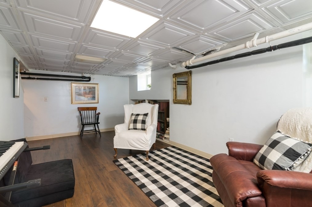 29 Simmons Rd, Hingham MA 02043-4525 exterior