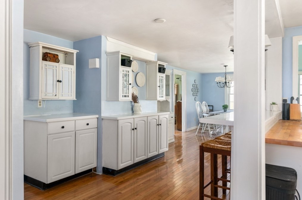 29 Simmons Rd, Hingham MA 02043-4525 exterior