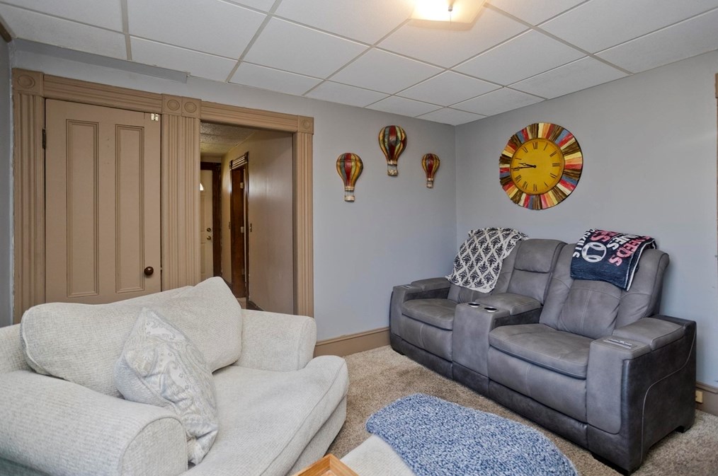 281 Langevin St, Chicopee MA 01020-4031 exterior