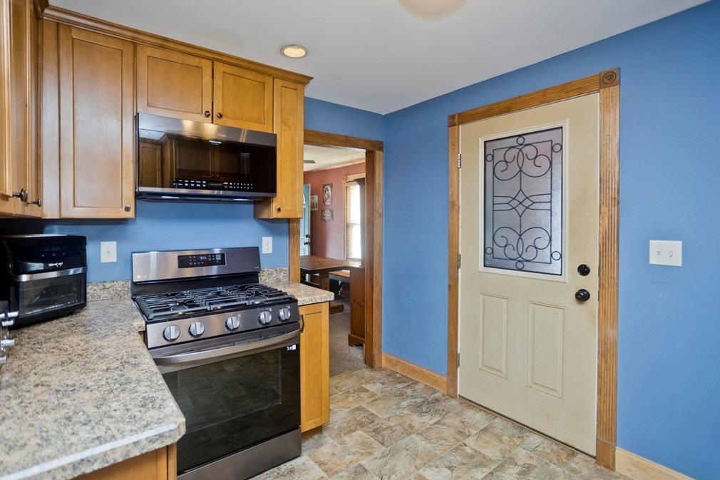 281 Langevin St, Chicopee MA 01020-4031 exterior