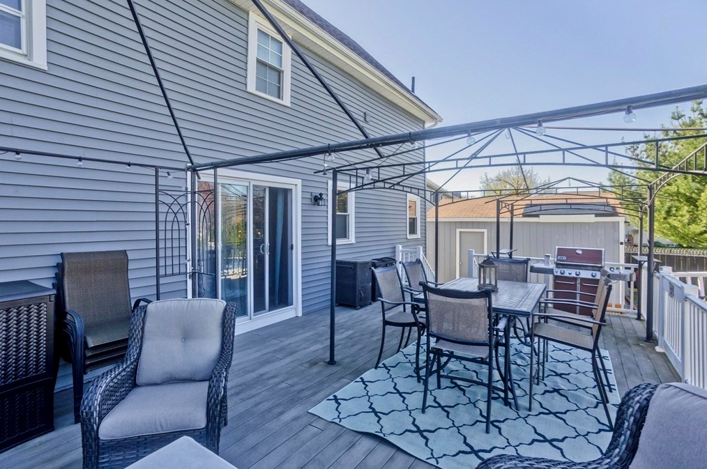 281 Langevin St, Chicopee MA 01020-4031 exterior