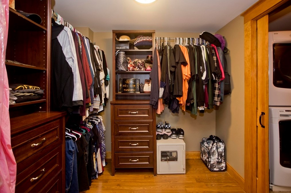 281 Langevin St, Chicopee MA 01020-4031 exterior