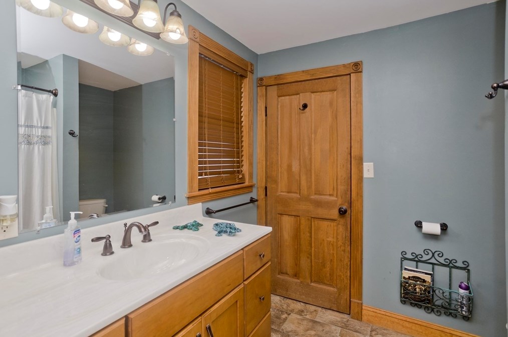 281 Langevin St, Chicopee MA 01020-4031 exterior