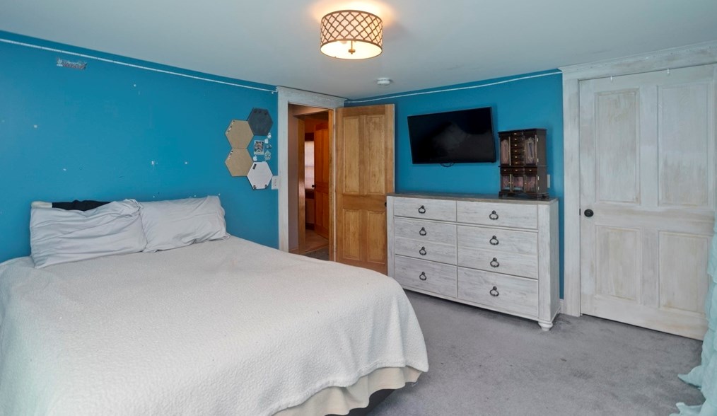 281 Langevin St, Chicopee MA 01020-4031 exterior