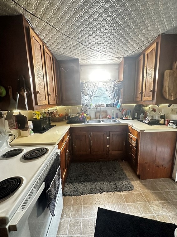 61 Estabrook St, Royalston MA 01331-3516 exterior