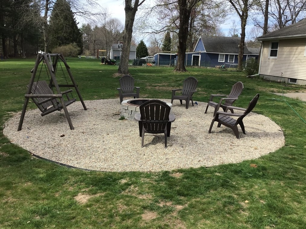 390 High St, Whitman MA 02382-1136 exterior