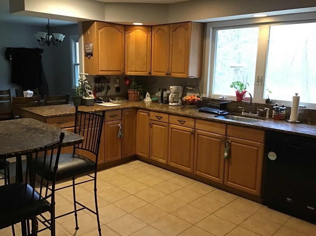 390 High St, Whitman MA 02382-1136 exterior