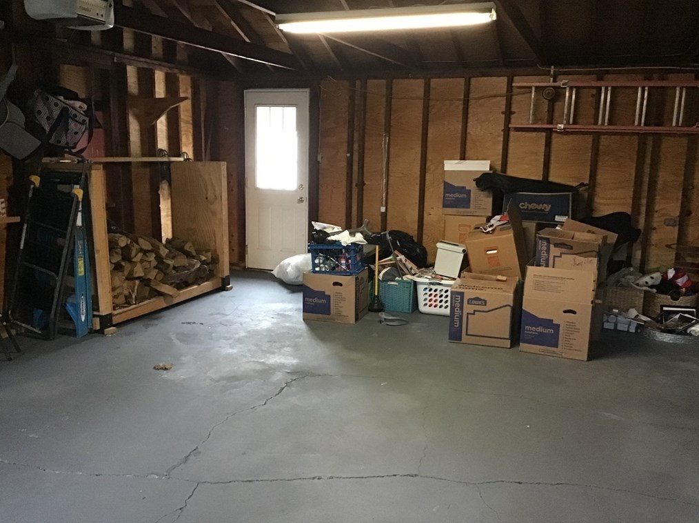 390 High St, Whitman MA 02382-1136 exterior