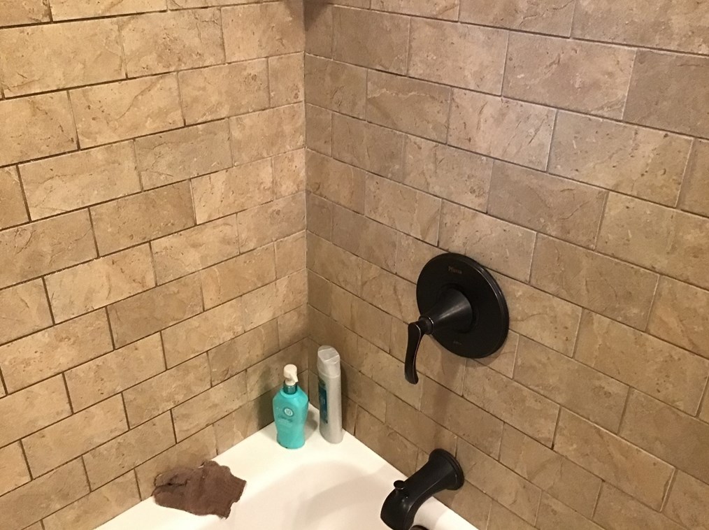 390 High St, Whitman MA 02382-1136 exterior