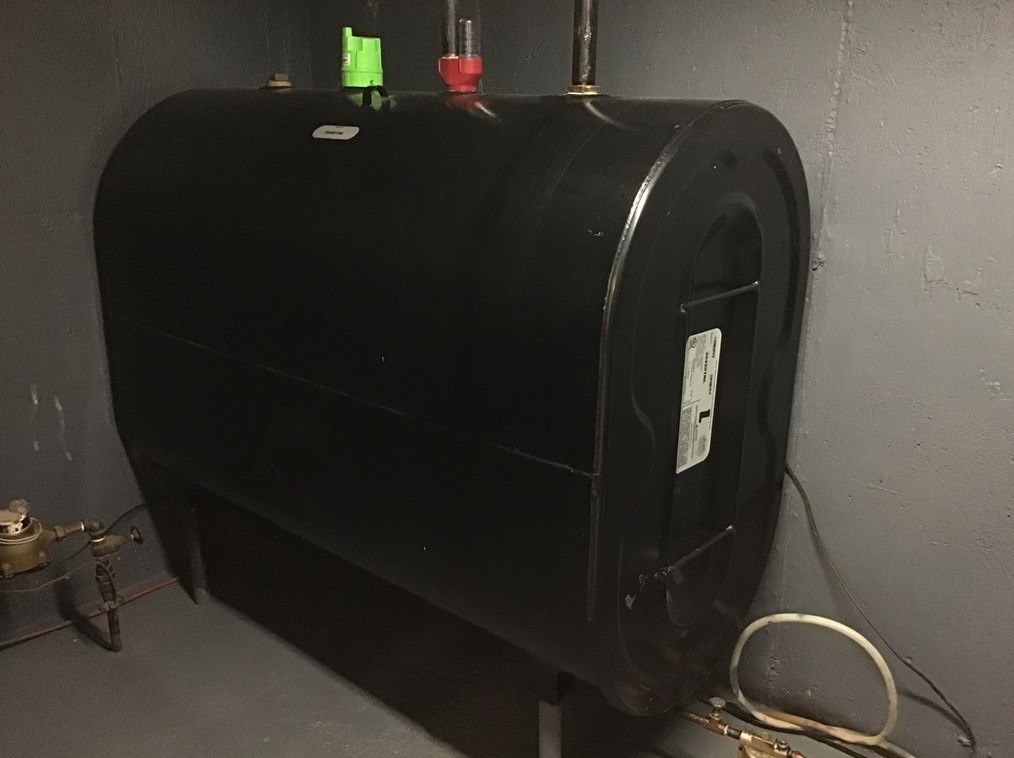 390 High St, Whitman MA 02382-1136 exterior