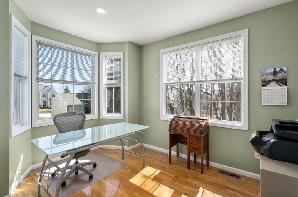 3 Rainbow Dr, Worcester MA 01605-1095 exterior