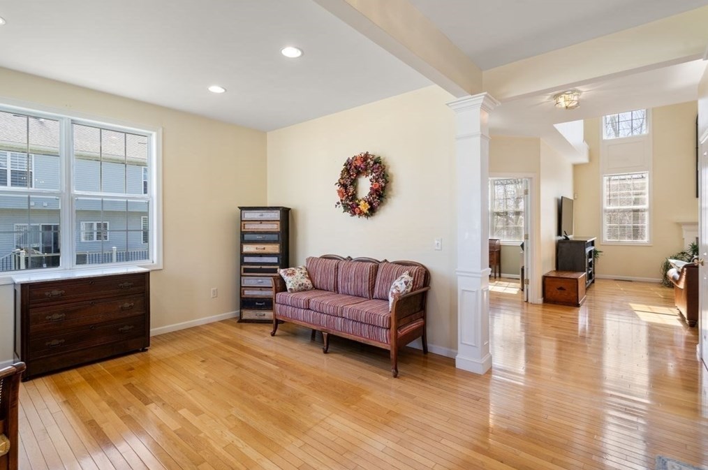 3 Rainbow Dr, Worcester MA 01605-1095 exterior