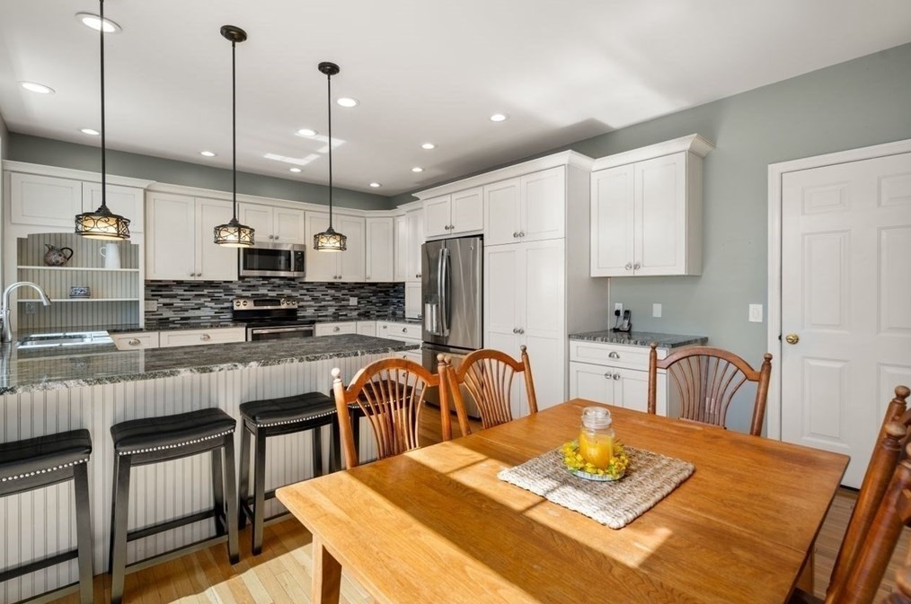 3 Rainbow Dr, Worcester MA 01605-1095 exterior