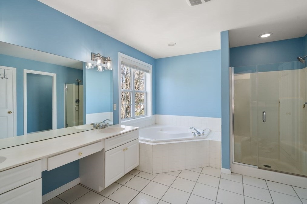 3 Rainbow Dr, Worcester MA 01605-1095 exterior