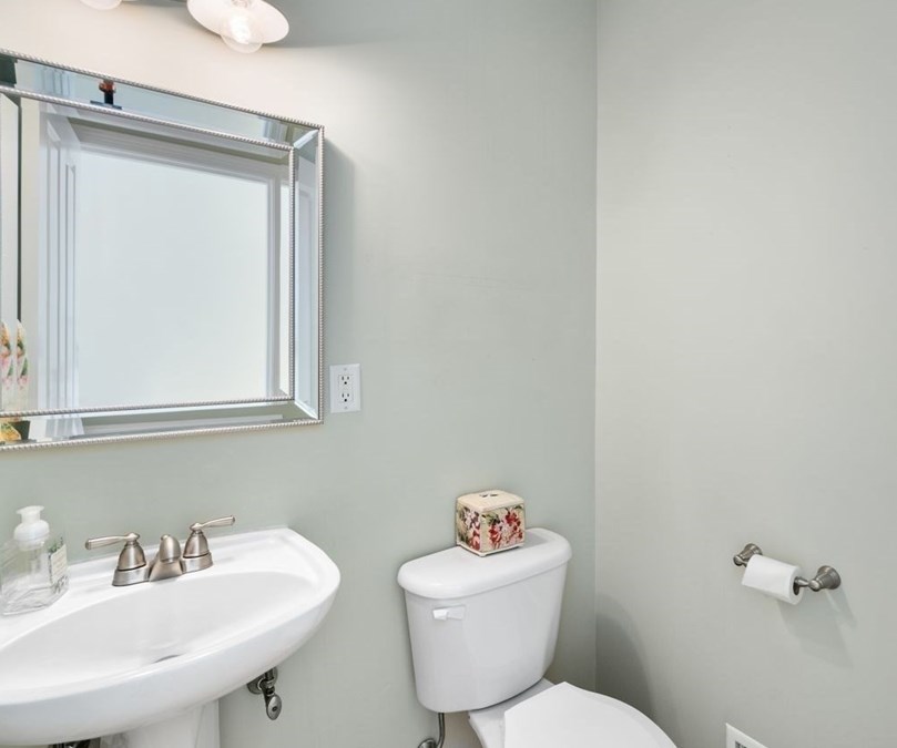 3 Rainbow Dr, Worcester MA 01605-1095 exterior