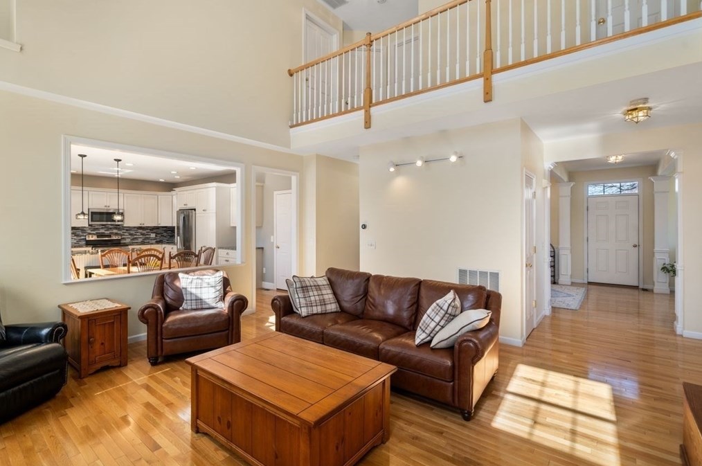 3 Rainbow Dr, Worcester MA 01605-1095 exterior