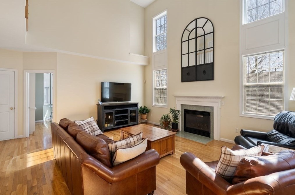 3 Rainbow Dr, Worcester MA 01605-1095 exterior