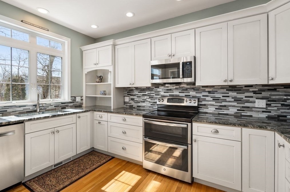 3 Rainbow Dr, Worcester MA 01605-1095 exterior