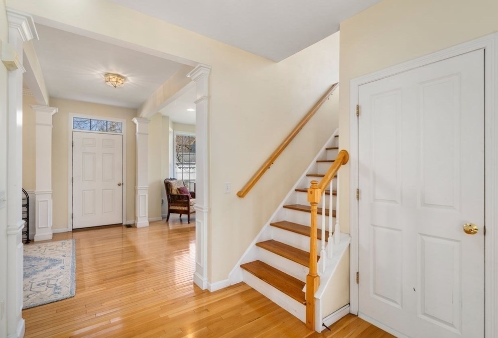 3 Rainbow Dr, Worcester MA 01605-1095 exterior