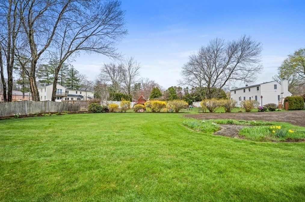 7 Washington Rd, Northborough MA 01532-2252 exterior