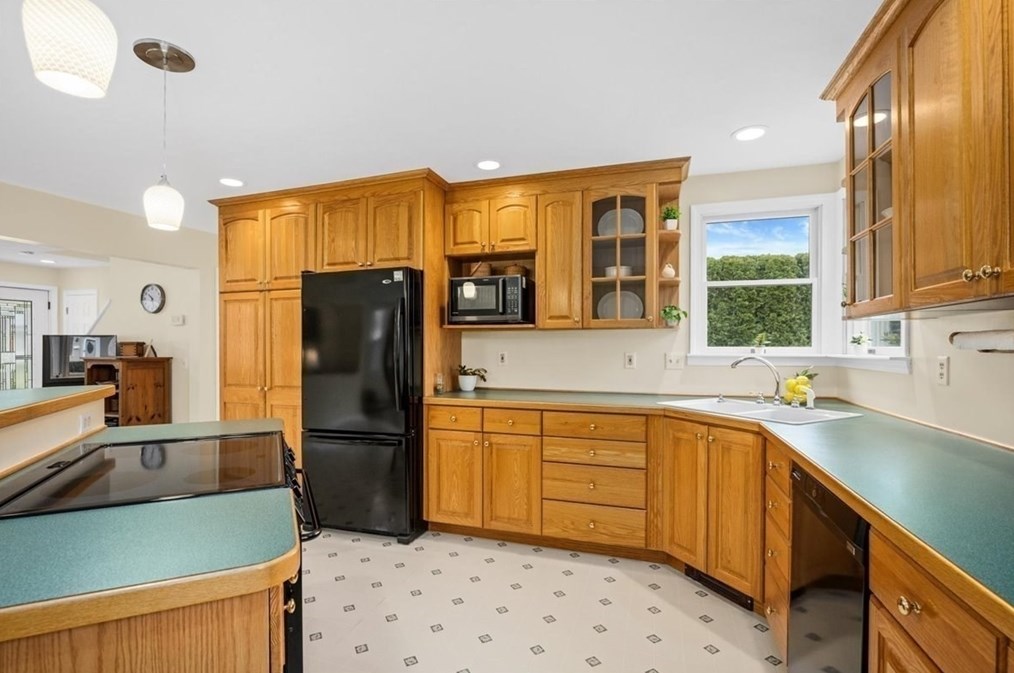 7 Washington Rd, Northborough MA 01532-2252 exterior