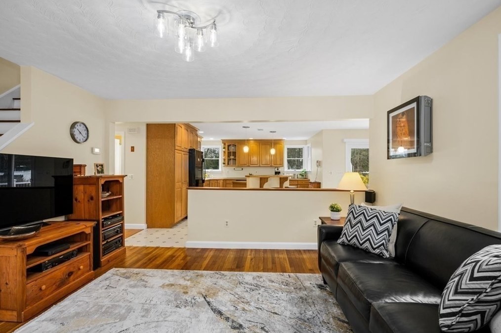 7 Washington Rd, Northborough MA 01532-2252 exterior