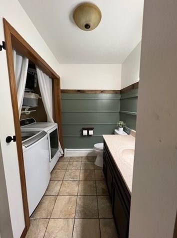 87 Mccabe St, Dartmouth MA  02748-1615 exterior