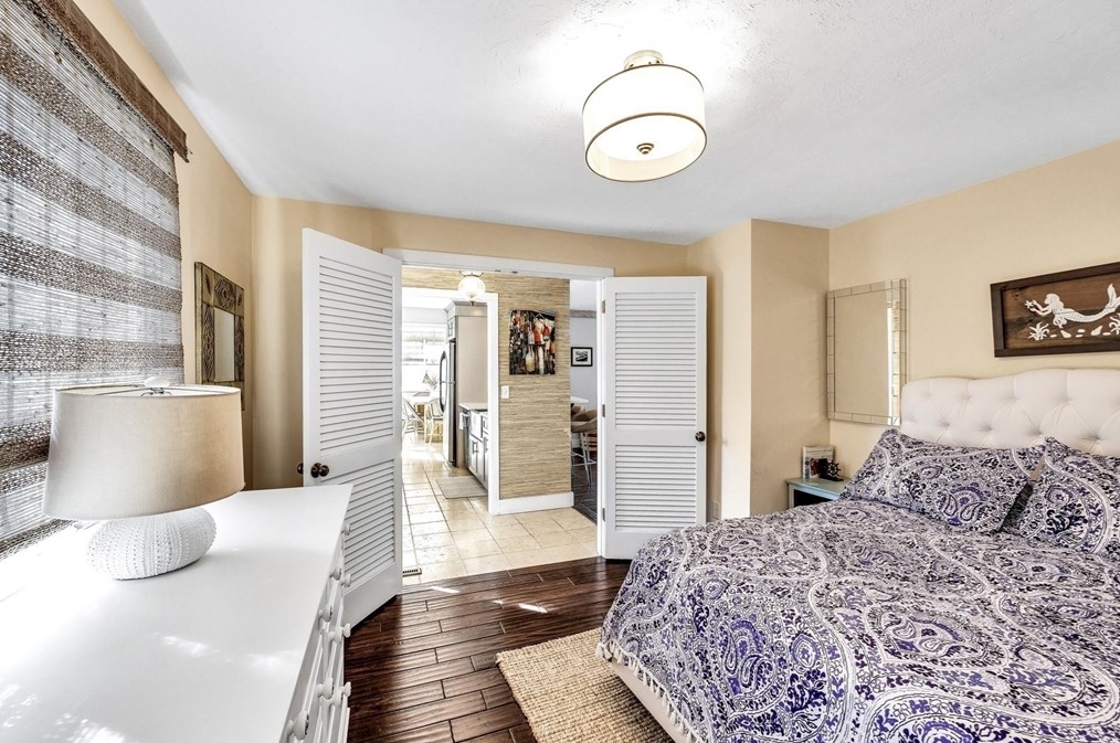 6 Mashie Cir, Mashpee MA exterior