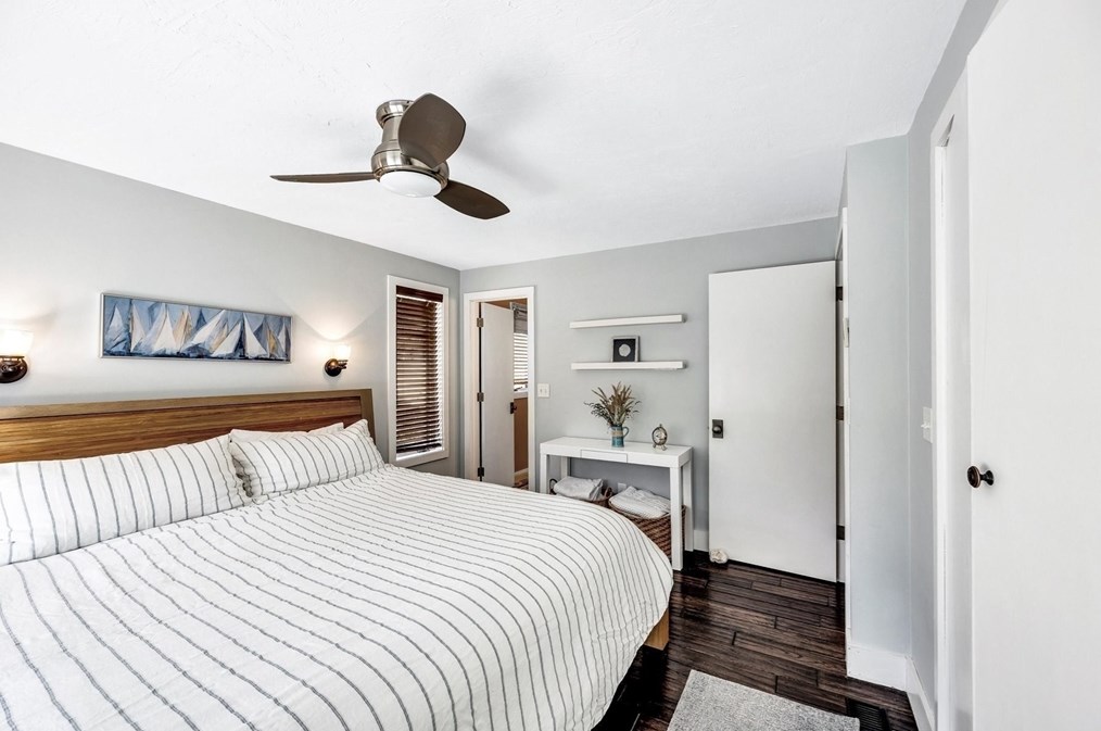 6 Mashie Cir, Mashpee MA exterior