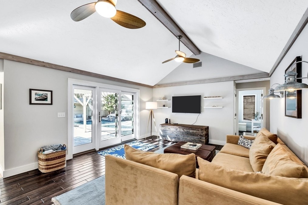 6 Mashie Cir, Mashpee MA exterior