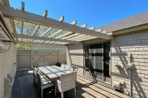 6 Mashie Cir, Mashpee MA exterior