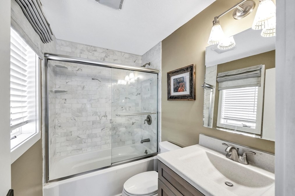 6 Mashie Cir, Mashpee MA exterior