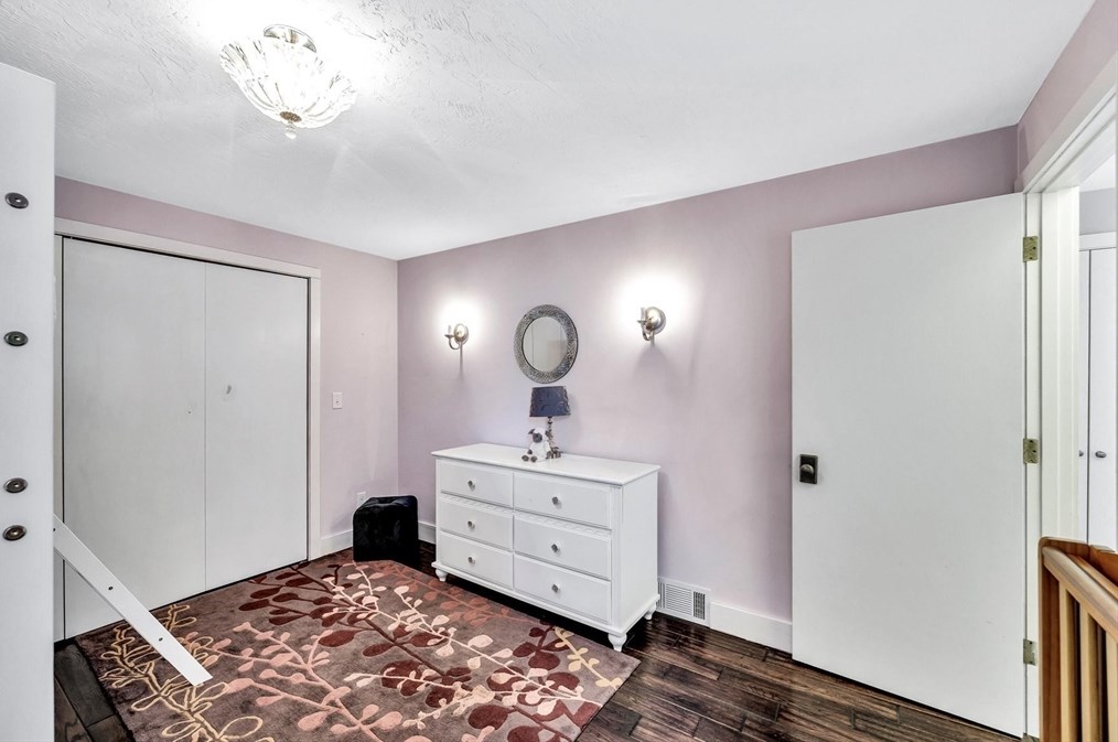 6 Mashie Cir, Mashpee MA exterior