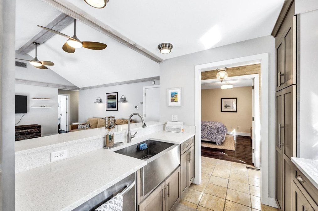 6 Mashie Cir, Mashpee MA exterior