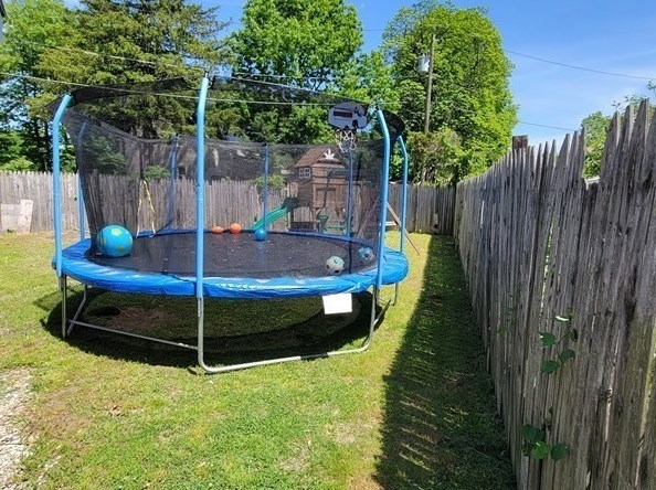 68 Pinevale St, Springfield MA  01151-1500 exterior