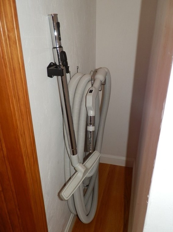 194 Auburn St, Newton MA  02466-2412 exterior