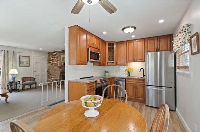 6 Ronna Rd, Gloucester MA exterior